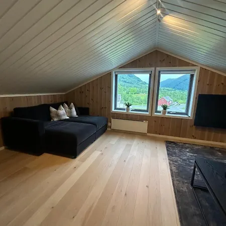 Family-friendly 4-bedroom In Myrkdalen Lejlighed Voss